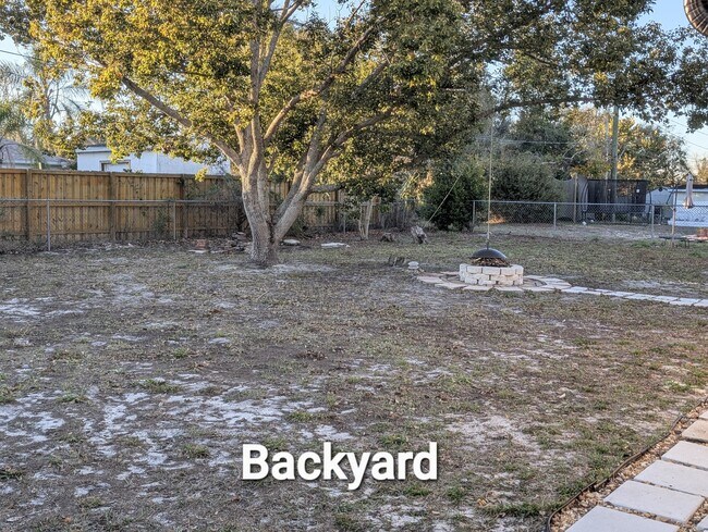 Building Photo - 508 Cavalier Ave