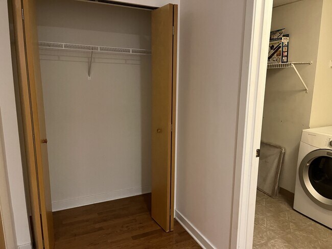 Building Photo - 160 Fremont St