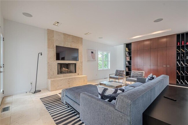 Building Photo - 2269 Briarwood Hills Dr NE