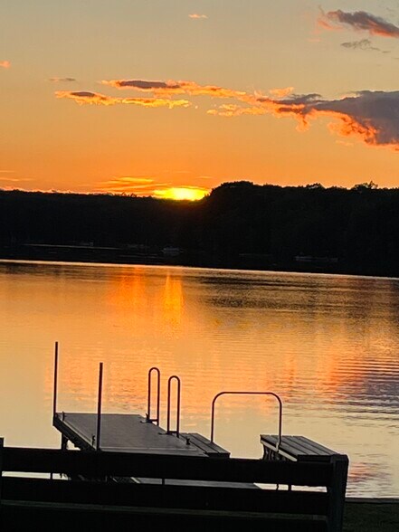 Building Photo - 161 Piney Woods Dr