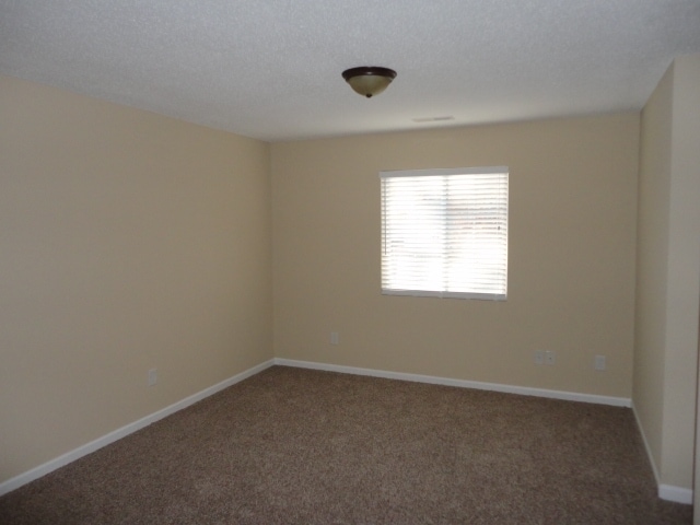 Building Photo - 1828 Chatfield Dr