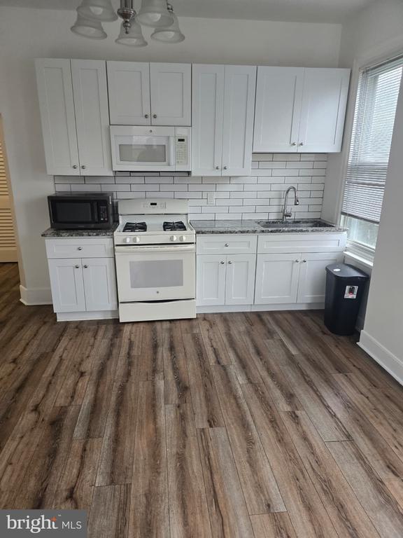 Building Photo - 5017 Penn St