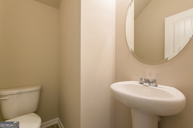 Building Photo - 209 Comet Ct