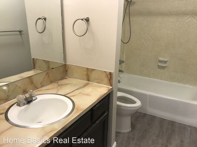 Building Photo - 601 Monterey Dr