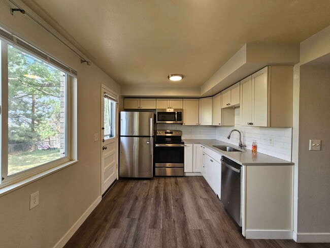 Building Photo - 13663 E Nevada Pl