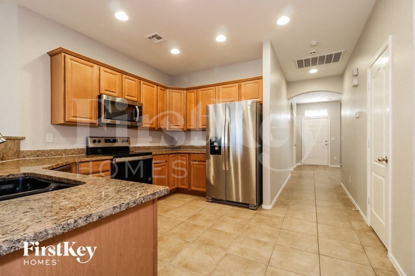 Building Photo - 26828 N 176th Ln