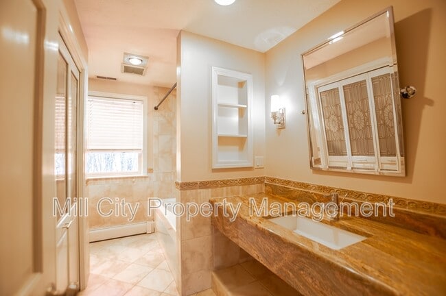 Building Photo - 24 Copeland Dr