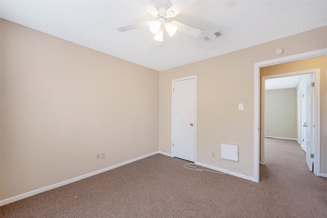 Building Photo - 12400 Brookglade Cir