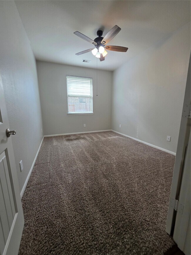 Building Photo - 267 Westwood Dr