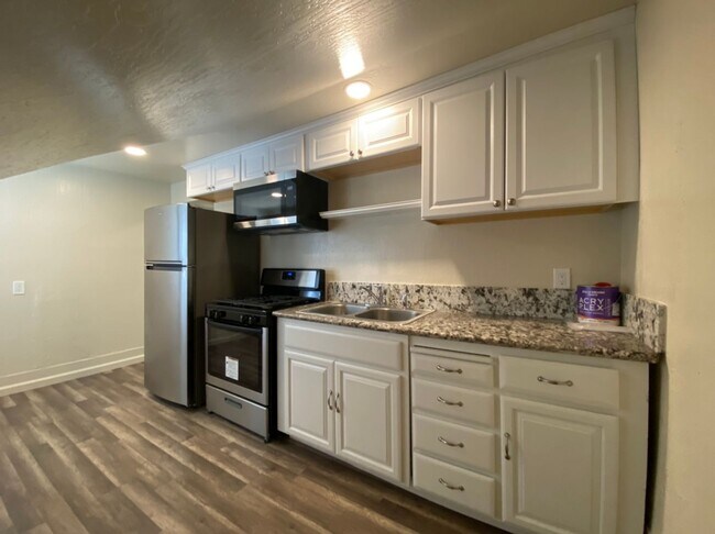Building Photo - Burney Street Triplex