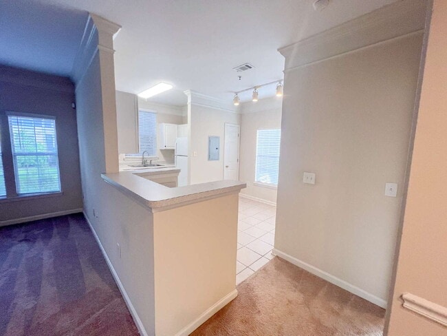 Building Photo - 2 Bed, 2 Bath Condo at amenity-rich The Me...