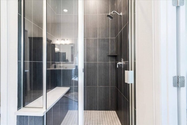 Building Photo - 5713 Fresno Ave