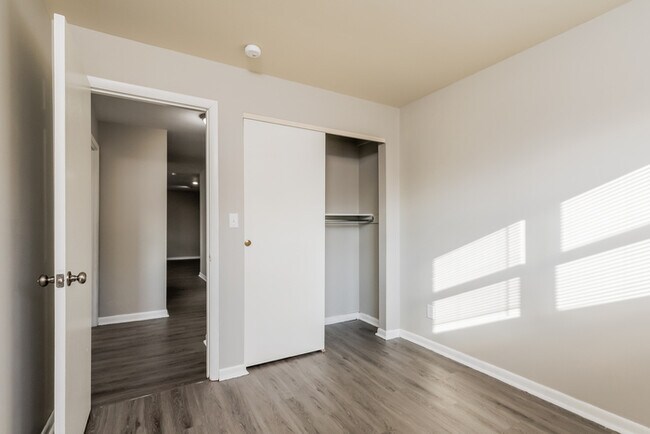 Building Photo - Stunning 3 Bedroom Home!