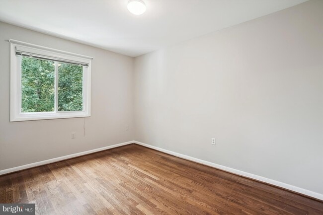 Building Photo - 8501 Canterbury Dr