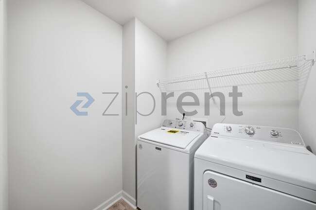 Building Photo - 2363 Blue Monarch Dr