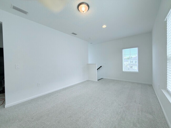 Building Photo - 136 Torres Trce