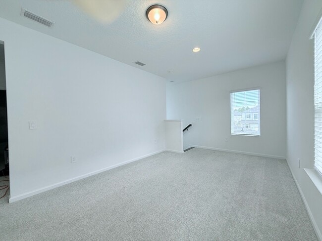 Building Photo - 136 Torres Trce