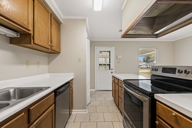 Building Photo - COMING APRIL 1ST!  NEWLY REMODELED HOME!