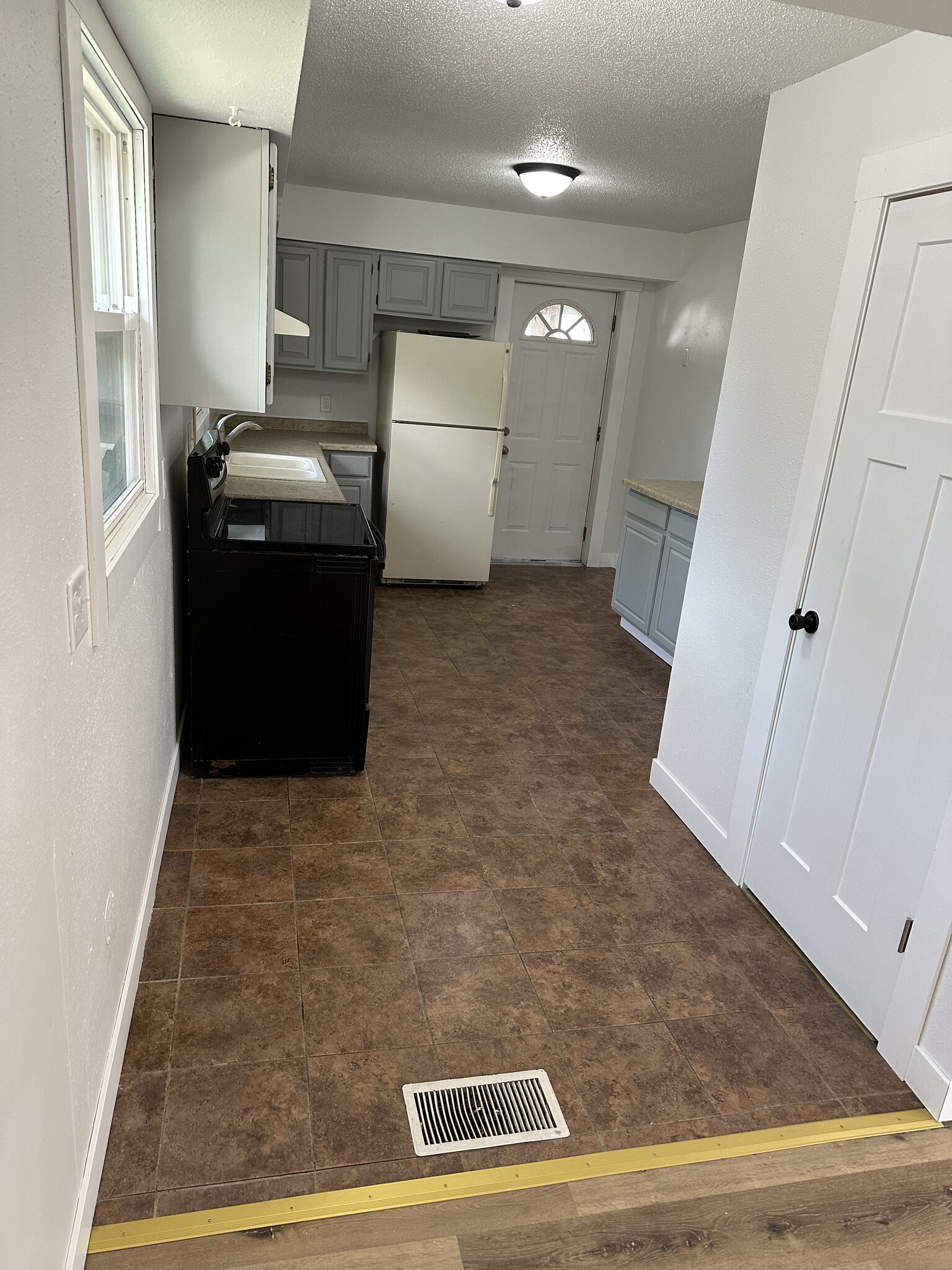 Building Photo - 1219 14th St S