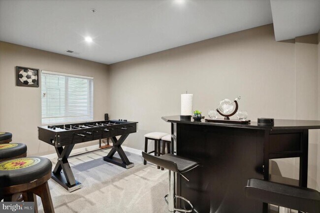 Building Photo - 1215 Benjamin Dr