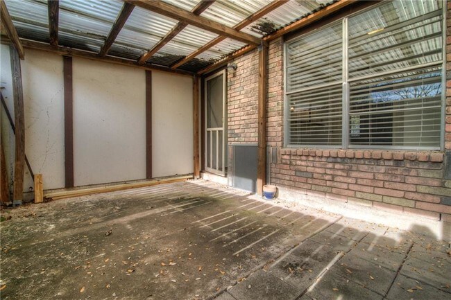 Building Photo - 7407 Shadow Hill Dr