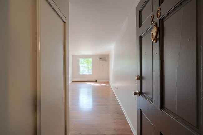 Building Photo - 4696 Tarryton Ct S