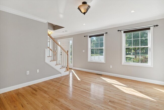 Building Photo - 19 Benjamin Ln