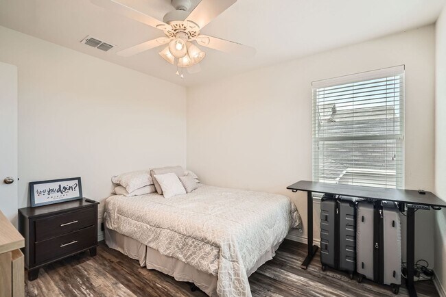 Building Photo - First time rental!