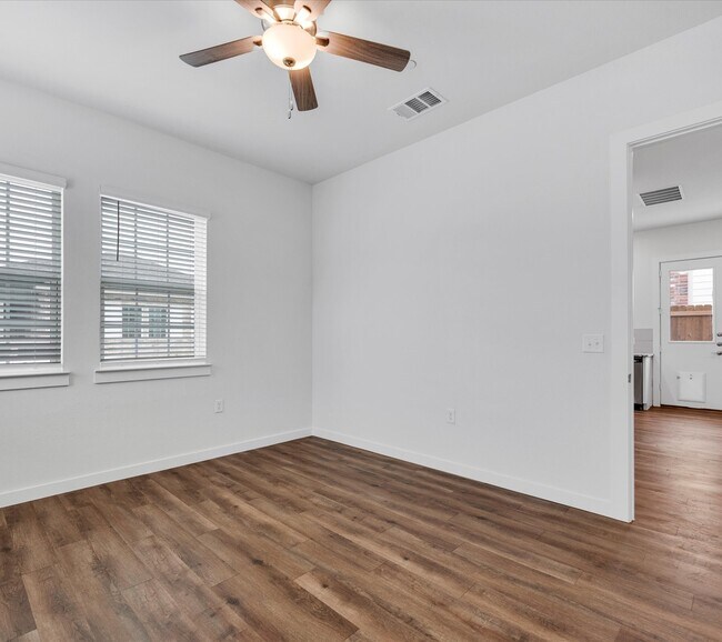 Building Photo - 2703 Rockhill Rd