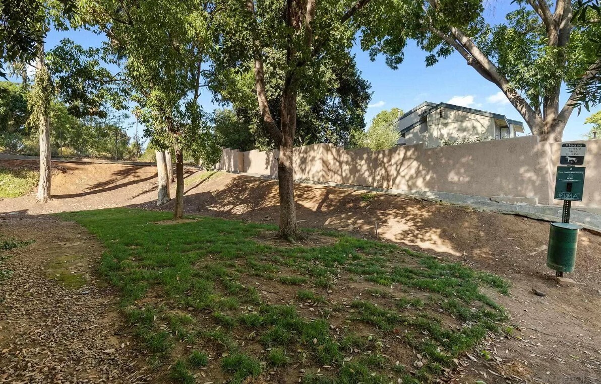 Building Photo - 1120 Grape St