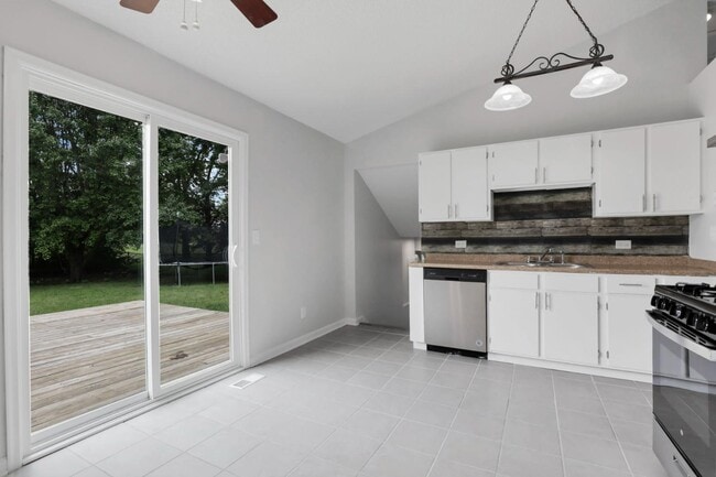Building Photo - 1683 Ringfield Dr