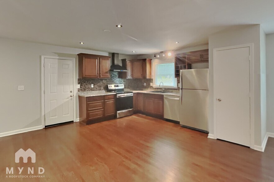 Building Photo - 6815 Saddle Ridge Rd