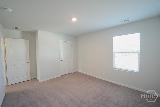 Building Photo - 103 Skylark Rd