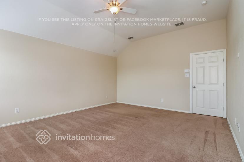 Building Photo - 5237 Bay View Dr