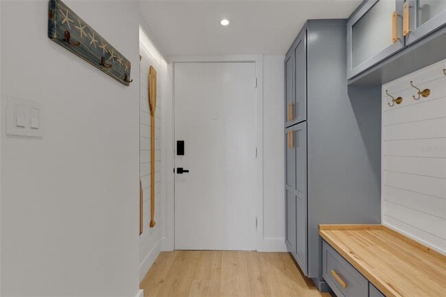 Building Photo - 4360 Chatham Dr