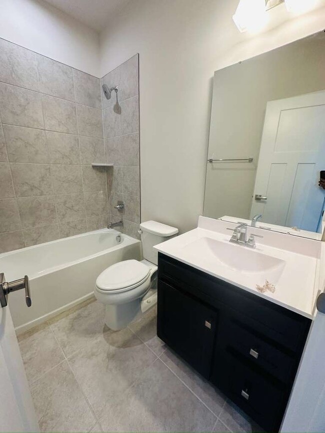 Building Photo - 9904 Oaklawn Blvd NW