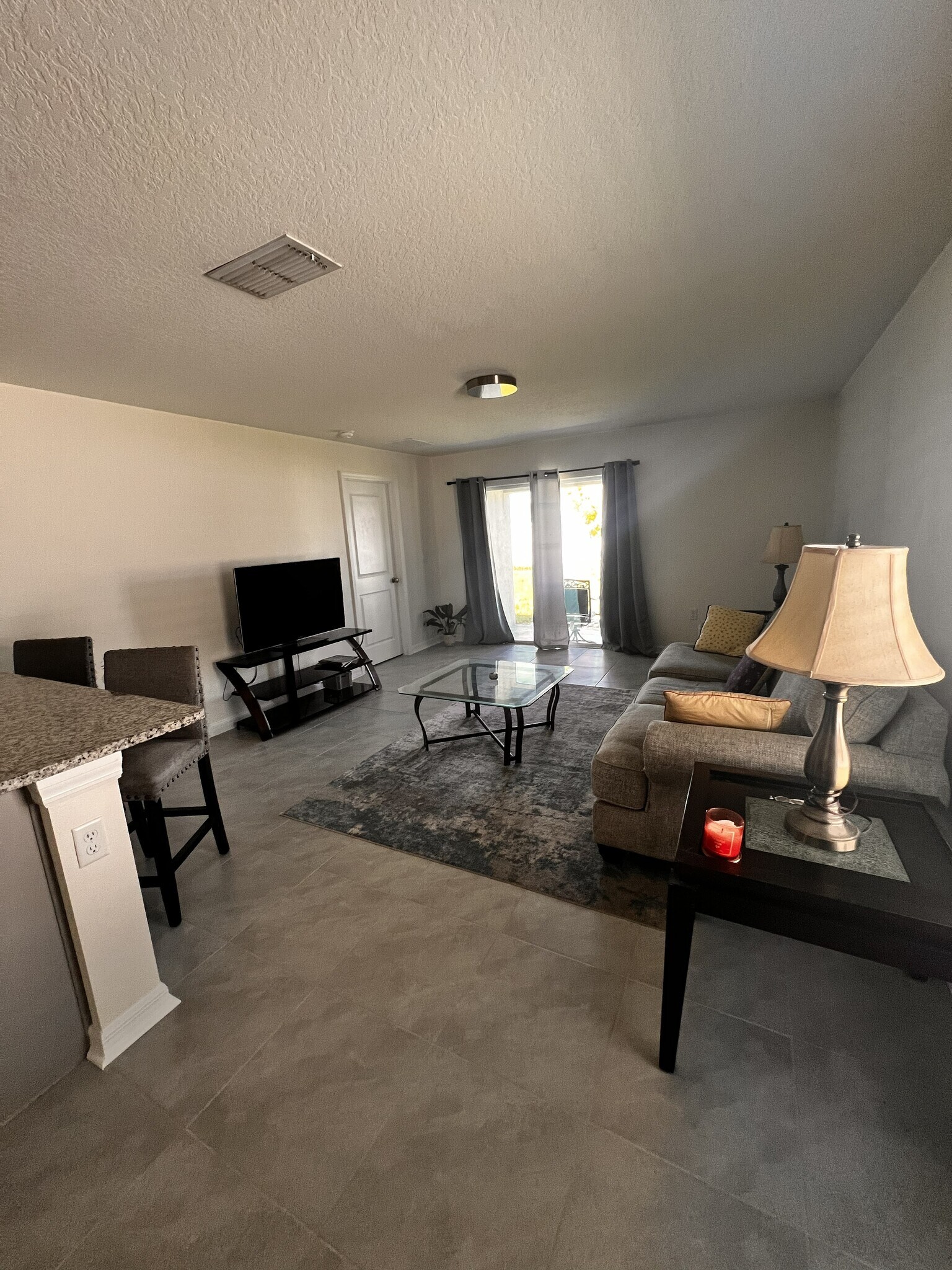 Building Photo - 450 Sunlit Coral St