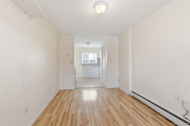 Building Photo - 2420 Bennett Ave