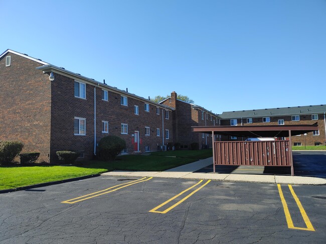 Building Photo - 25312 Shiawassee Cir