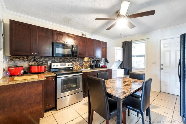 Building Photo - 438 NW 93rd St