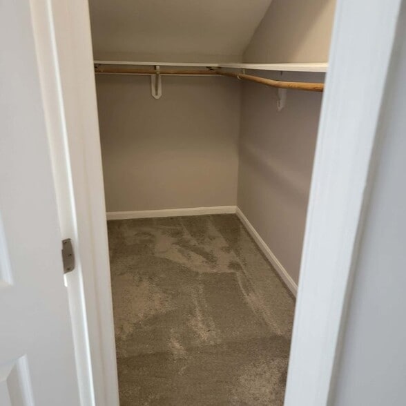 Building Photo - 47734 Devin Cir