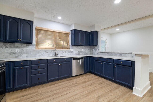 Building Photo - 3719 Straightfork Dr