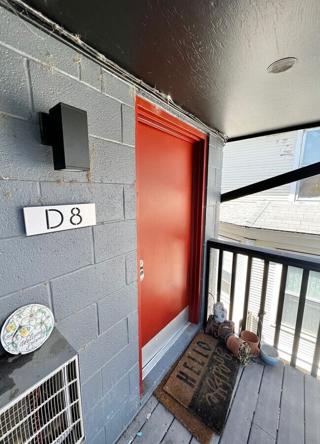 Building Photo - 341 N Garfield Ave
