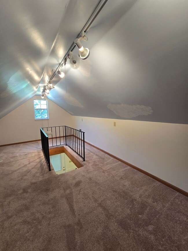 Building Photo - 9830 Whitefield Ave