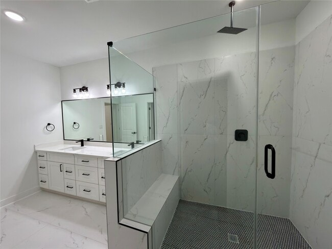 Building Photo - 1806 Benson St