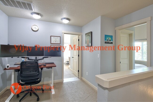 Building Photo - 825 NE Wheelock Pl