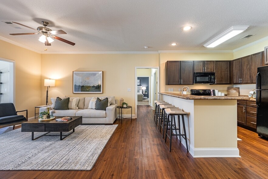 Building Photo - Hawthorne Crestview