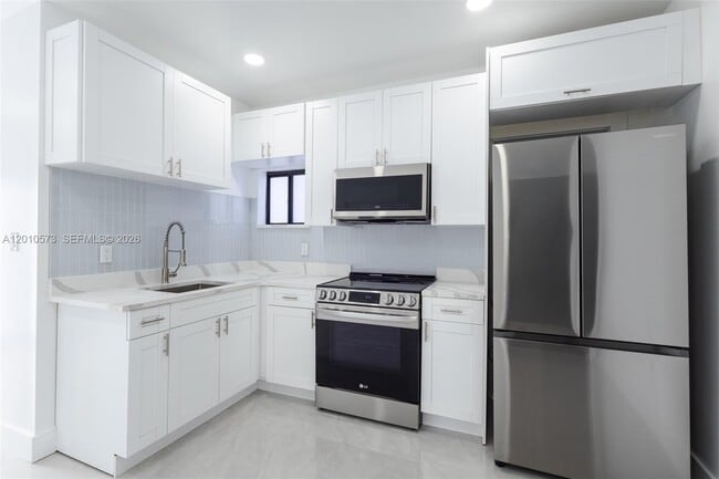 Building Photo - 571 NW 152nd St