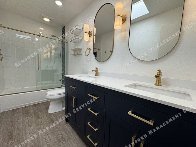 Building Photo - BEAUTIFUL 3 BEDROOM 2.5 BATHROOM HOME IN S...