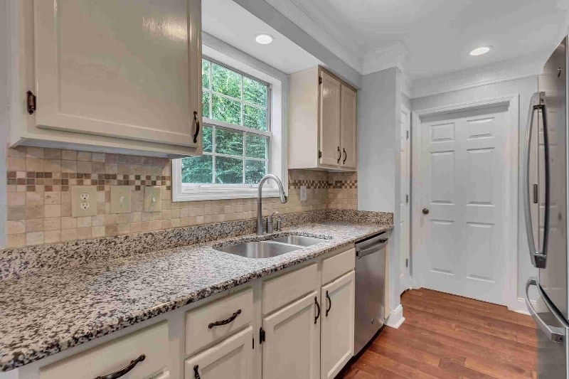 Building Photo - 1520 Birchwood Cir